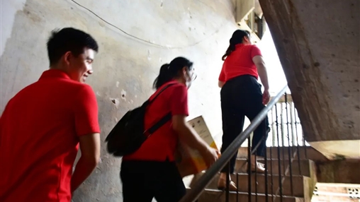 迎“七一”，送溫暖 | 百裕教育黨支部走訪慰問困難老黨員